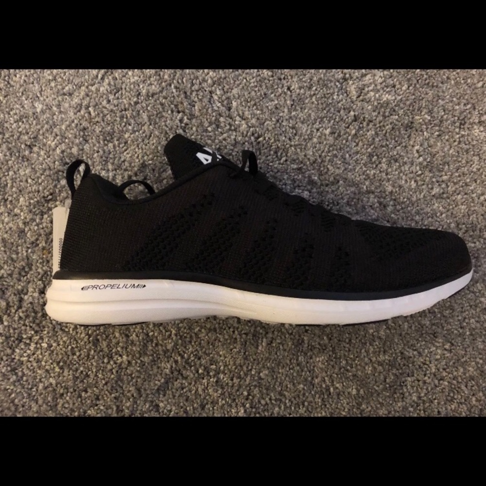 APL Techloom Women’s Sneakers Black